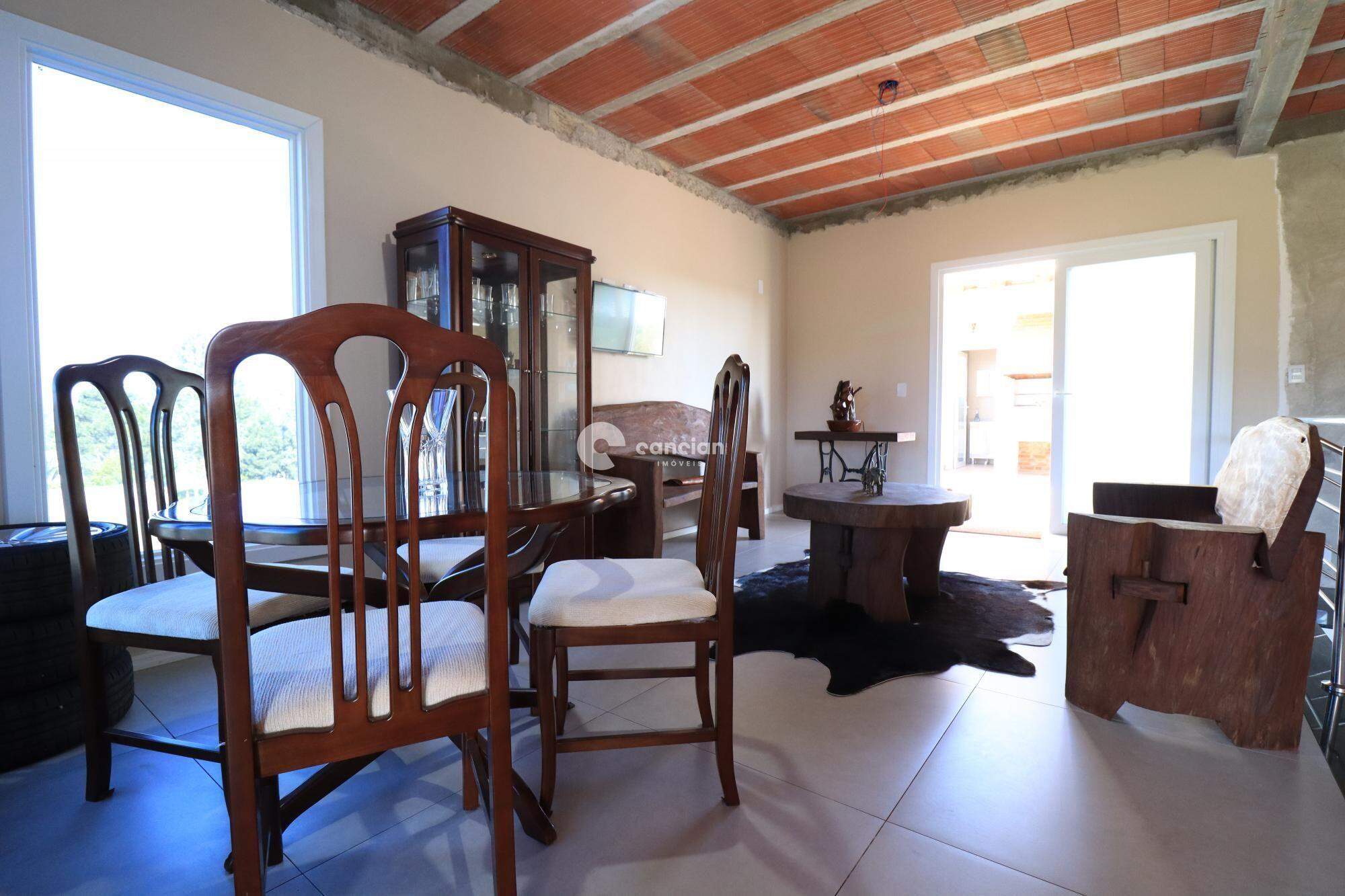 Casa à venda no Tomazetti: 