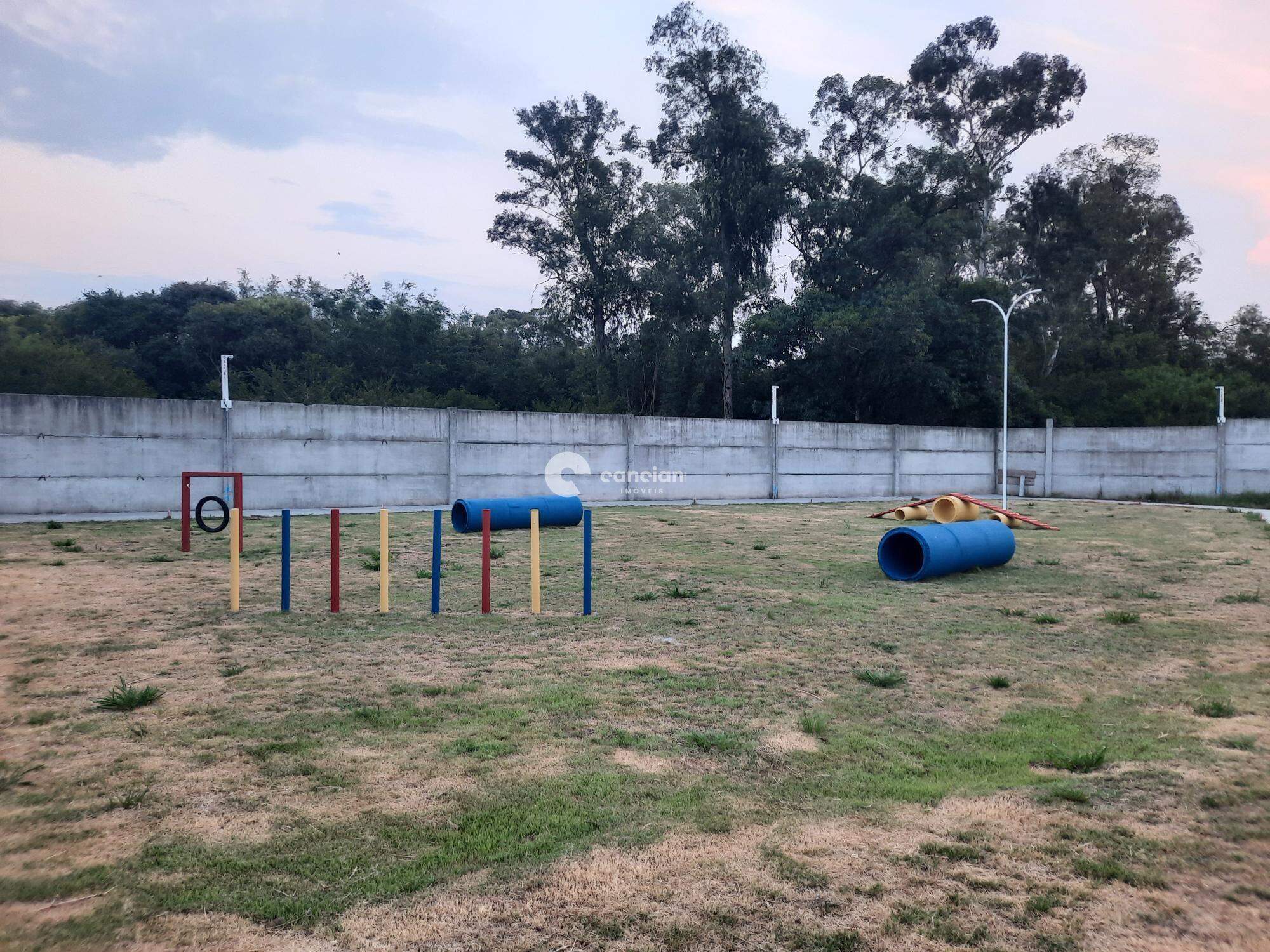 Terreno à venda no Camobi: 