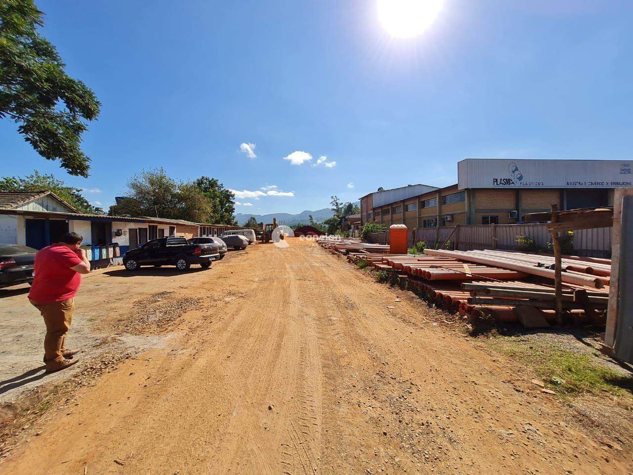 Terreno Comercial à venda no Camobi: 