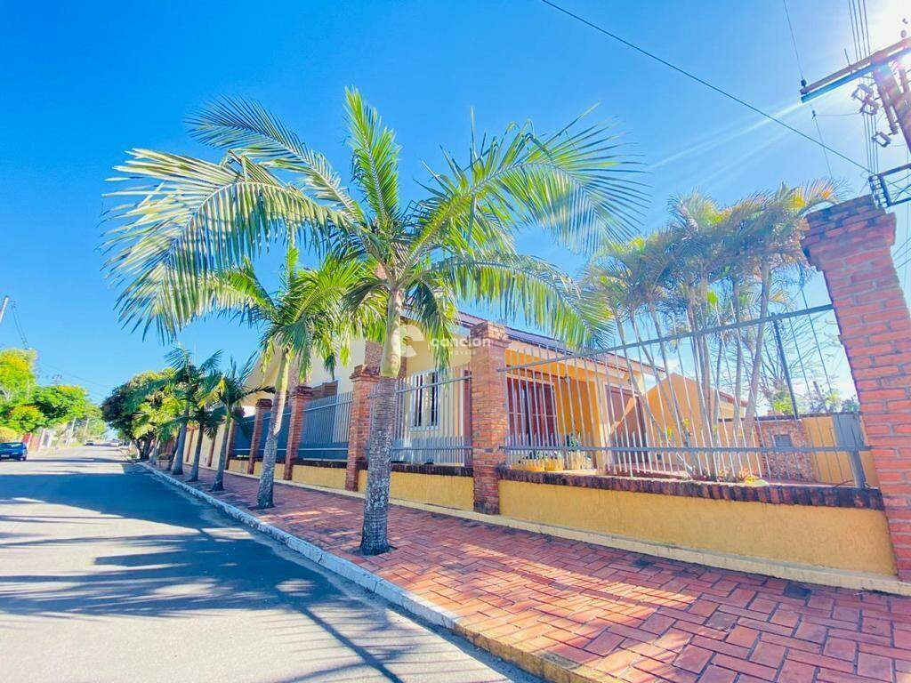 Casa à venda no Dom Antônio Reis: 