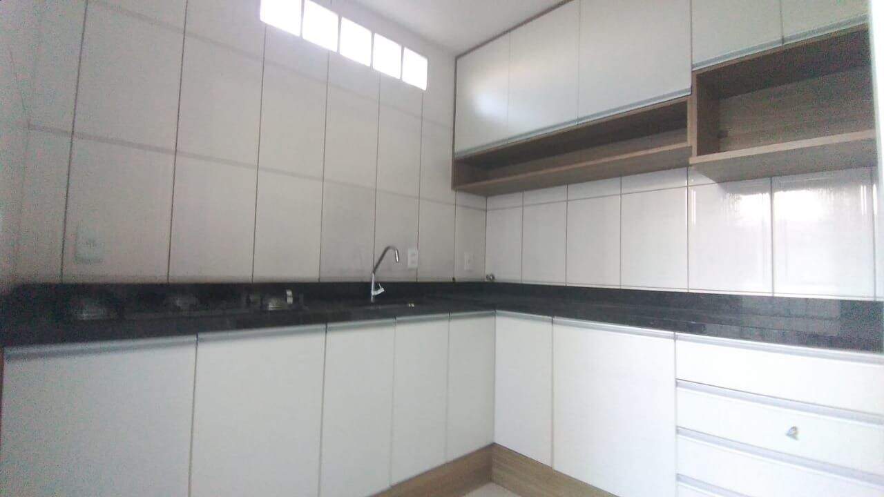 Casa à venda no Tancredo Neves: 