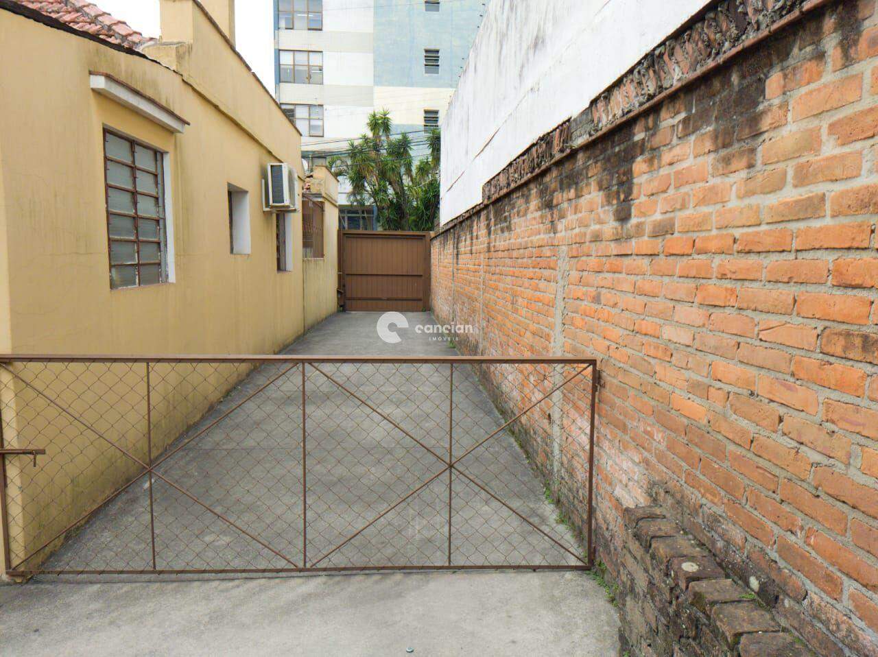 Casa à venda no Centro: 