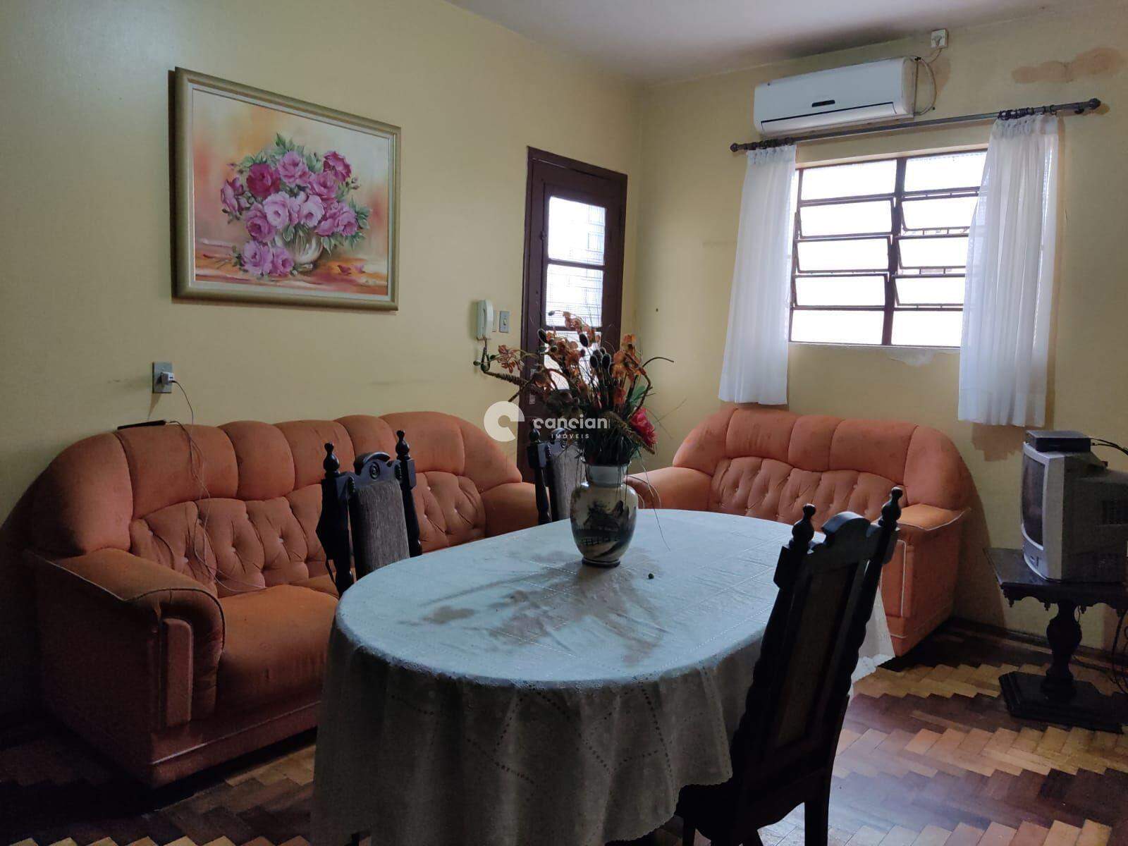 Casa à venda no Centro: 