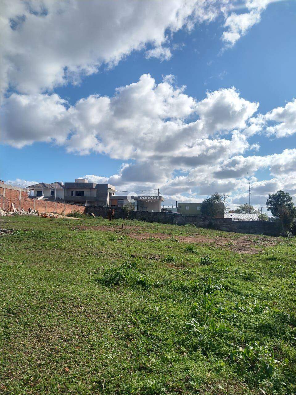 Terreno à venda no Camobi: 