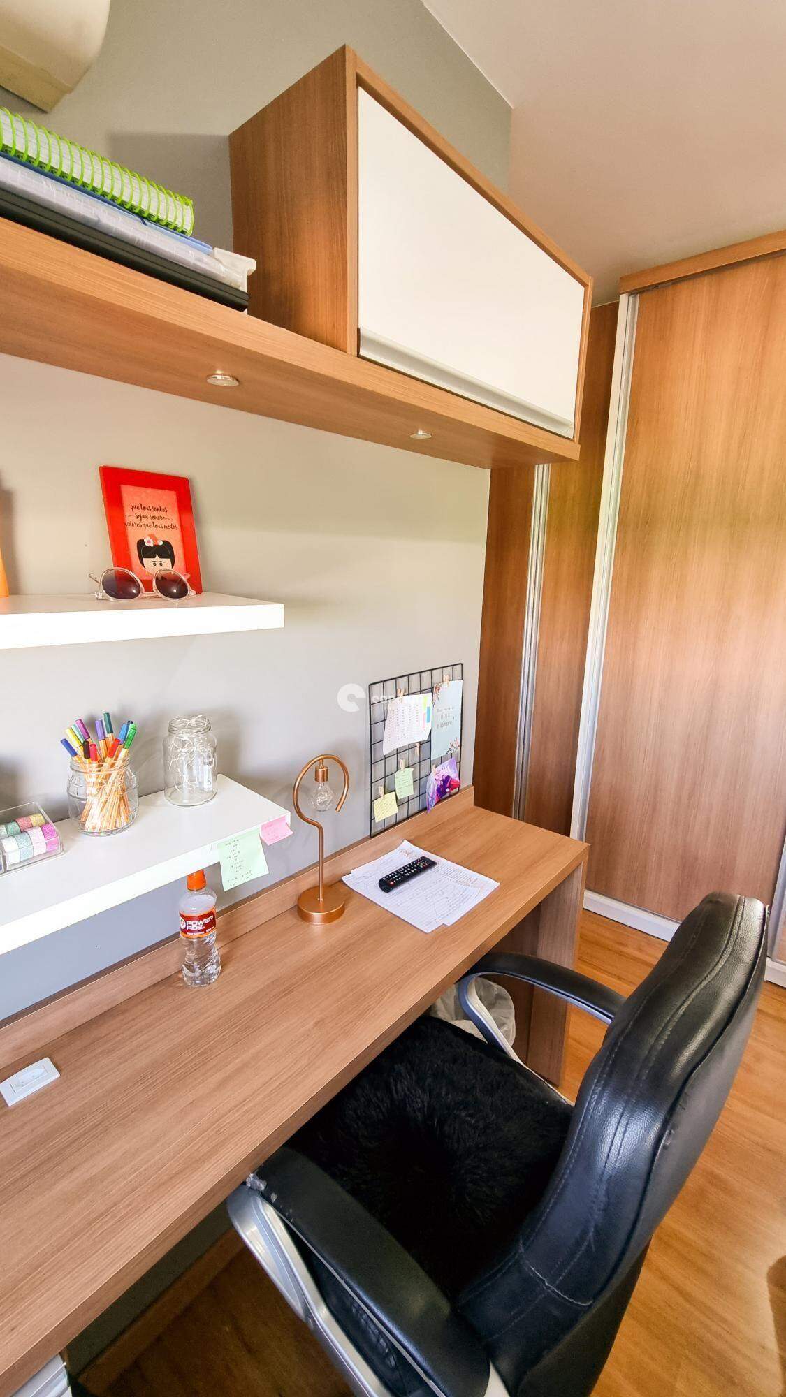 Apartamento à venda no Pinheiro Machado: 