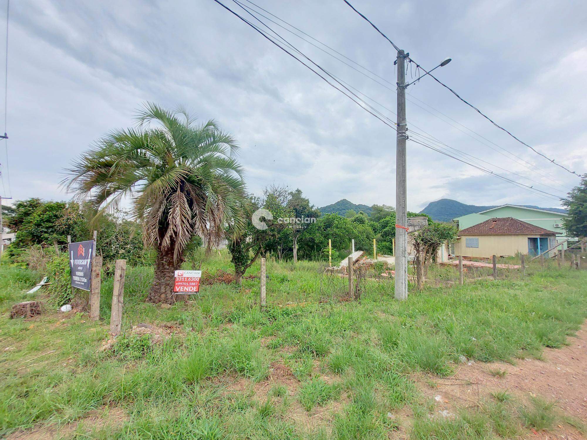 Terreno à venda no Pé de Plátano: