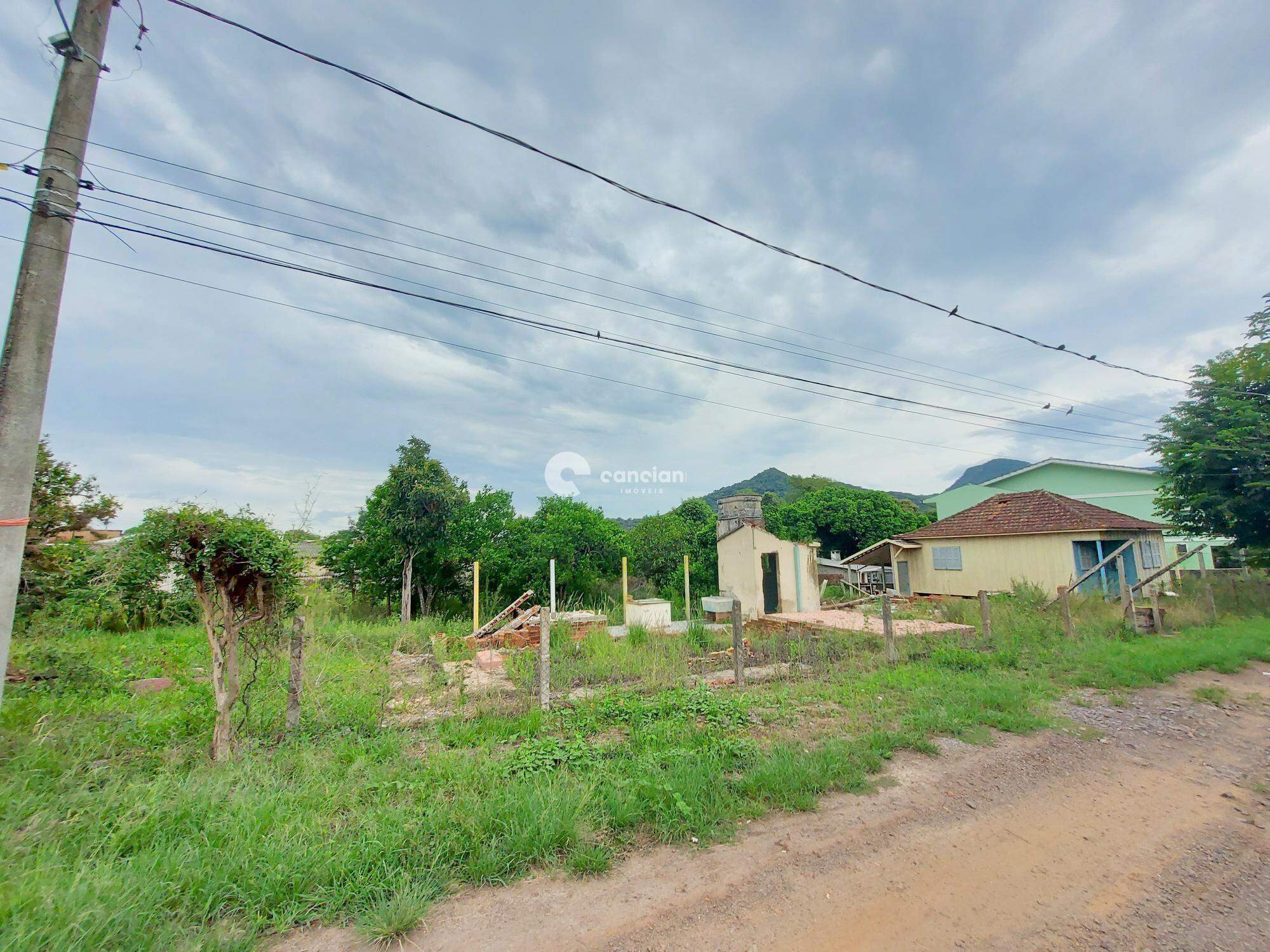 Terreno à venda no Pé de Plátano: