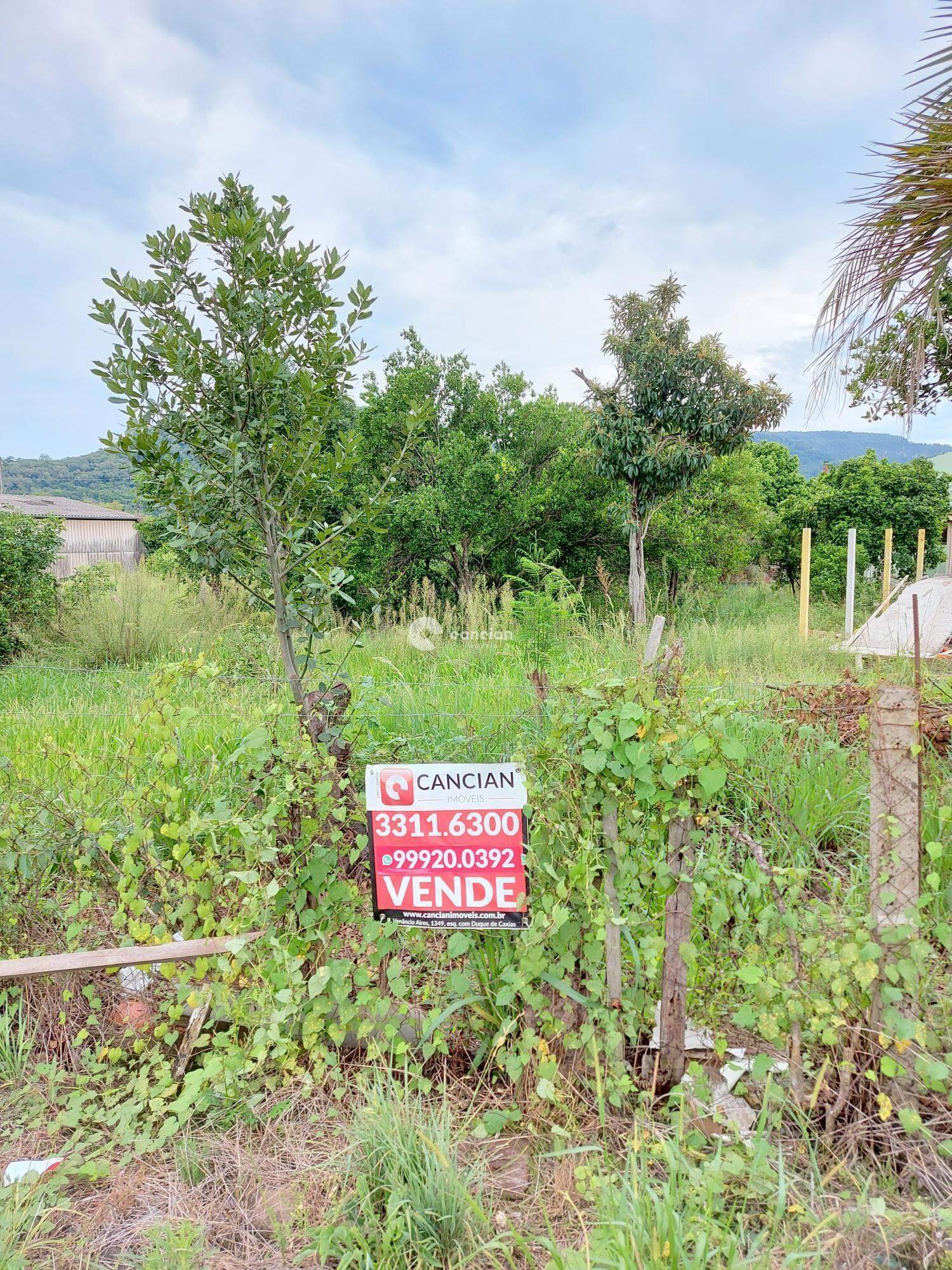 Terreno à venda no Pé de Plátano:
