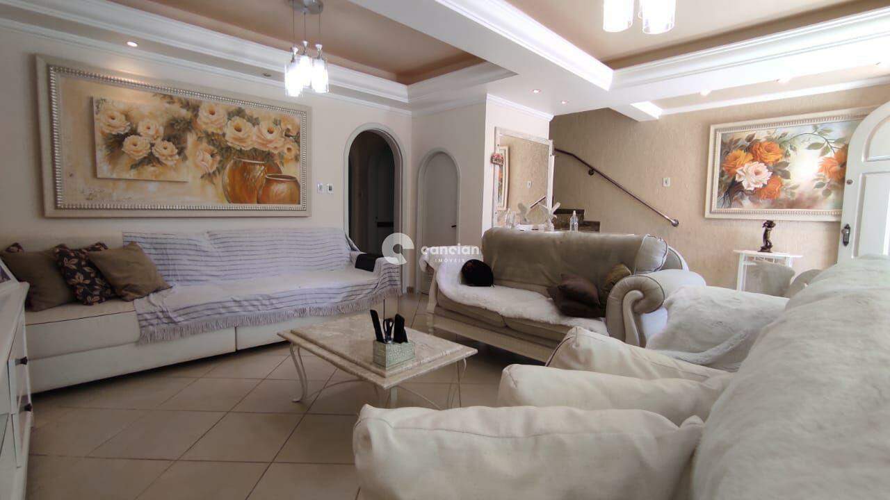 Casa à venda no Camobi: 