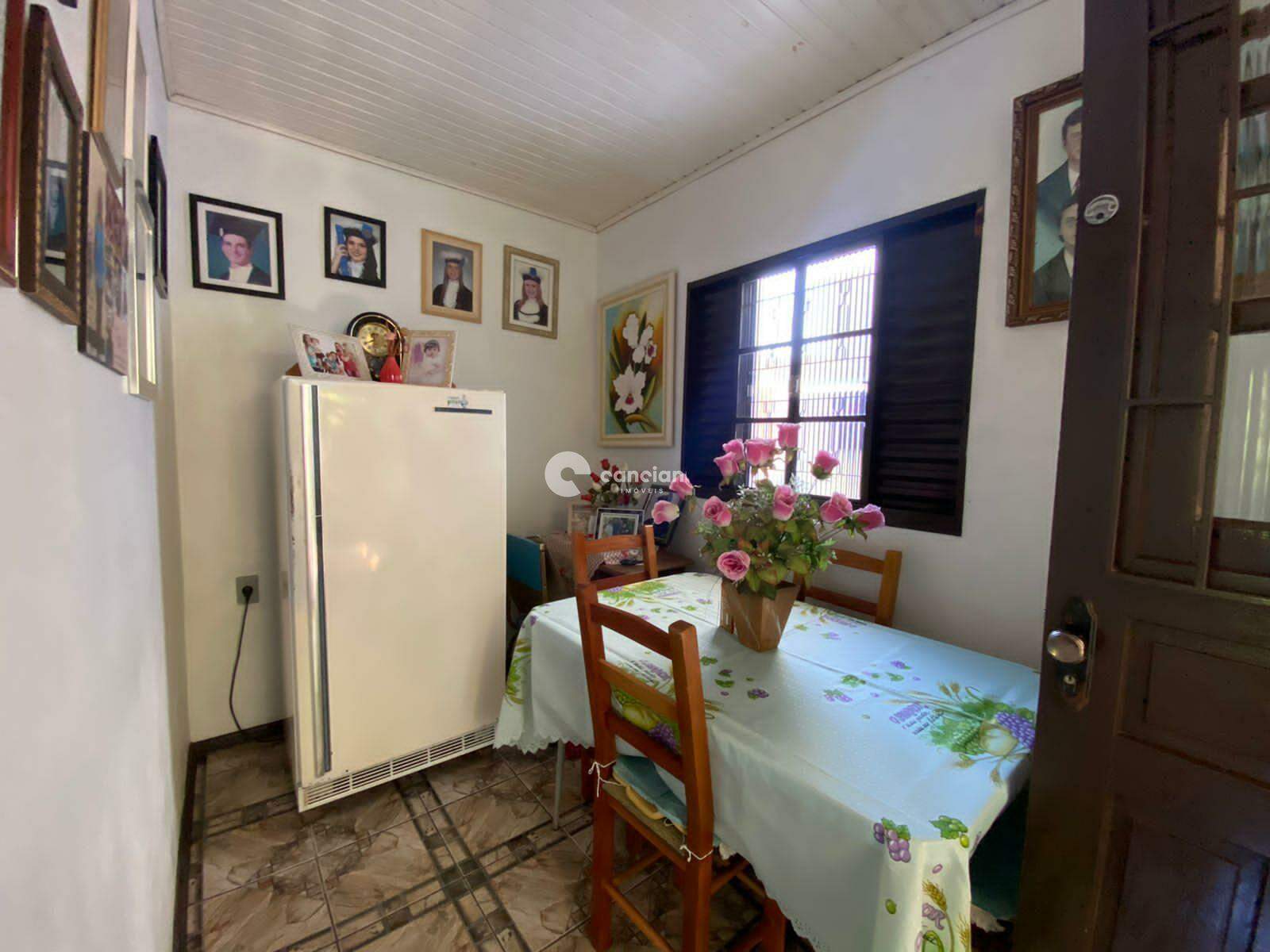 Casa à venda no Camobi: 