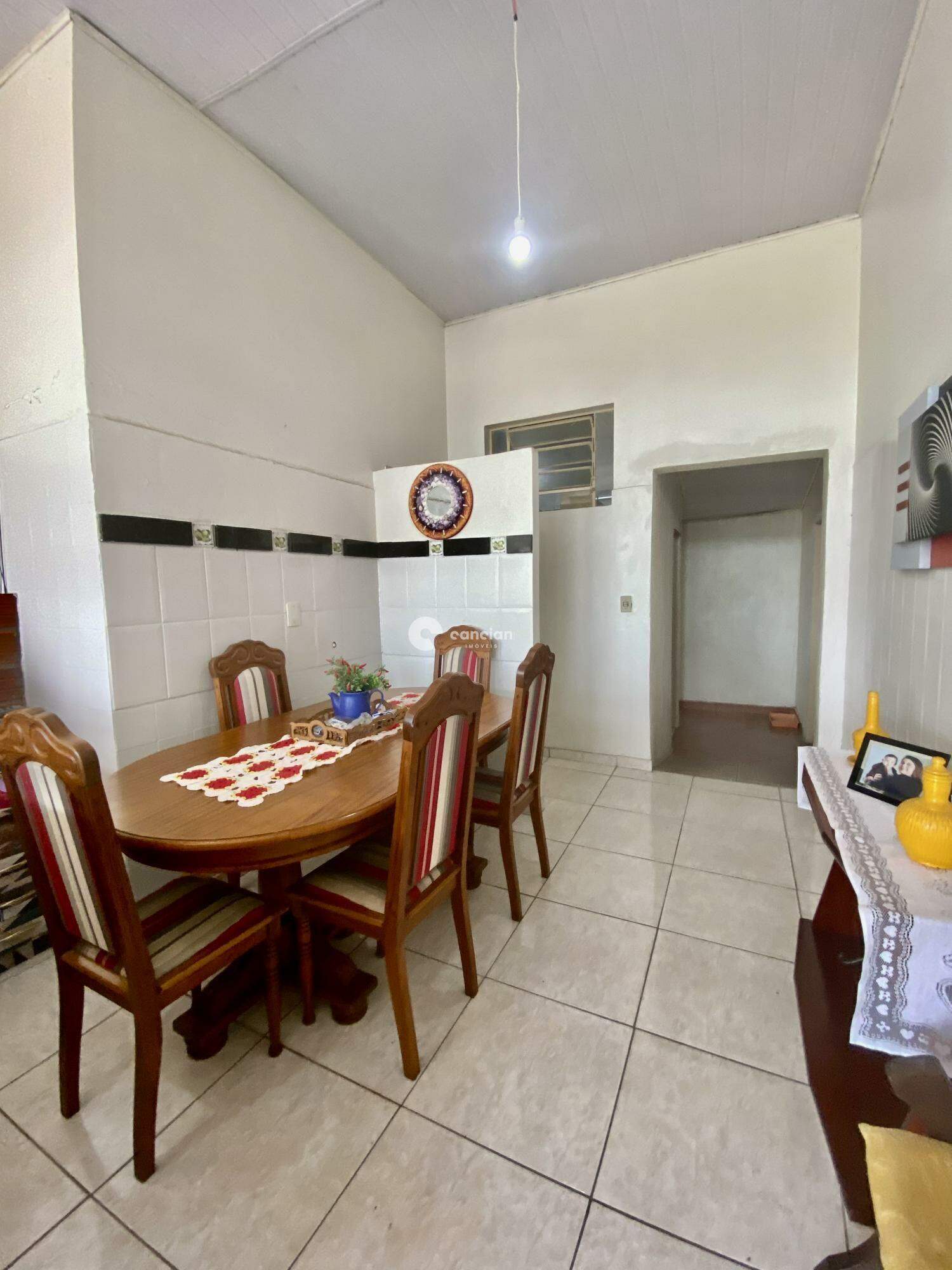 Casa à venda no Juscelino Kubitschek: 