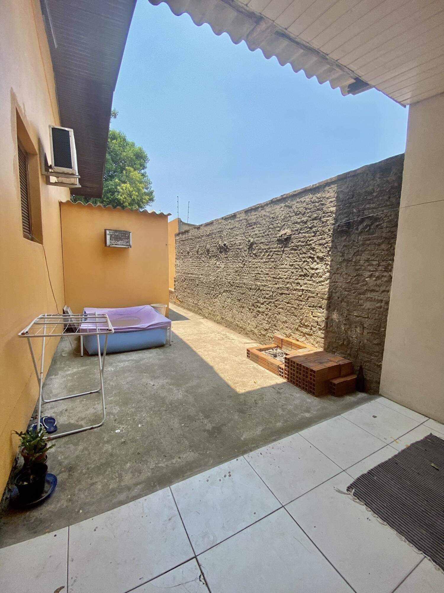 Casa à venda no Juscelino Kubitschek: 
