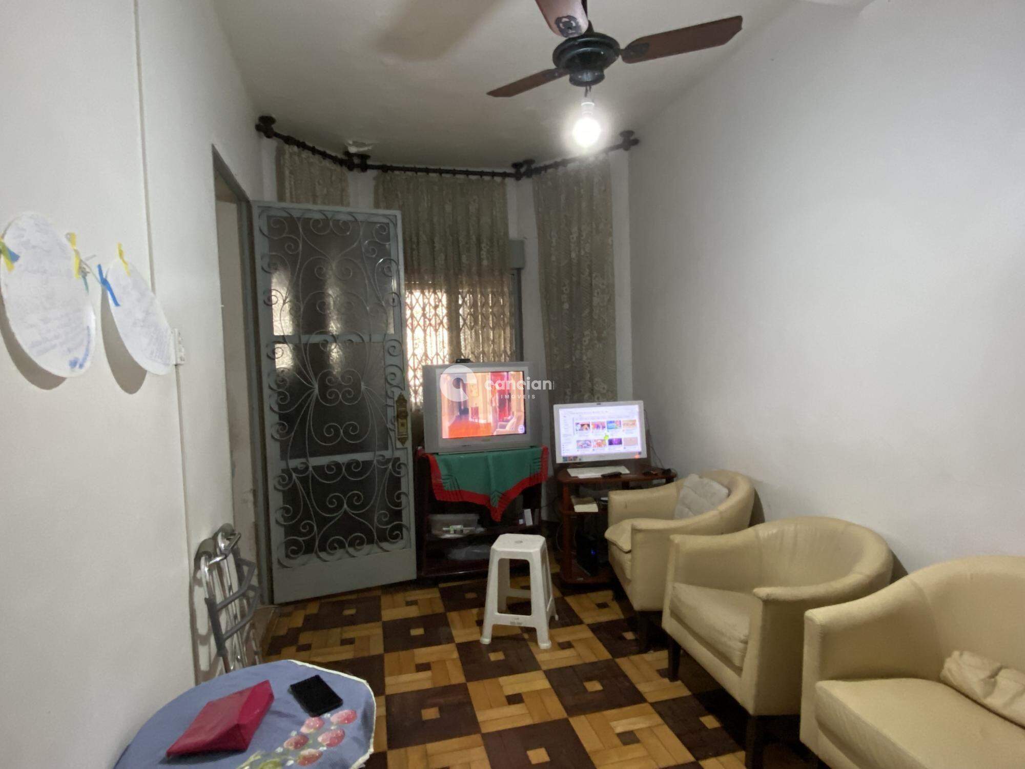 Casa à venda no Centro: 
