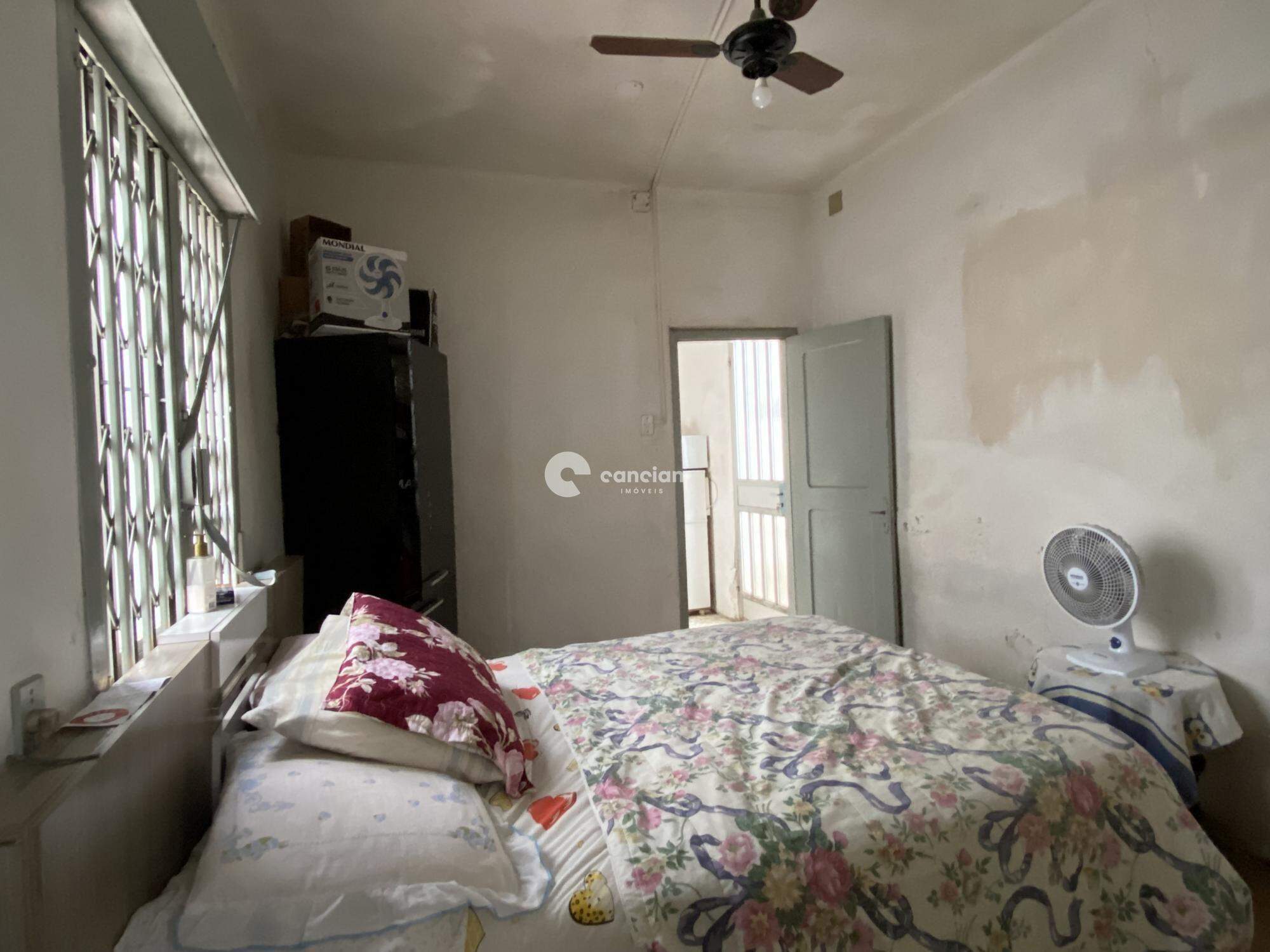 Casa à venda no Centro: 