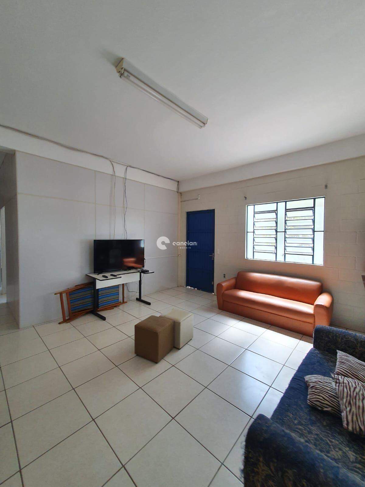 Pavilhão à venda no Camobi: 