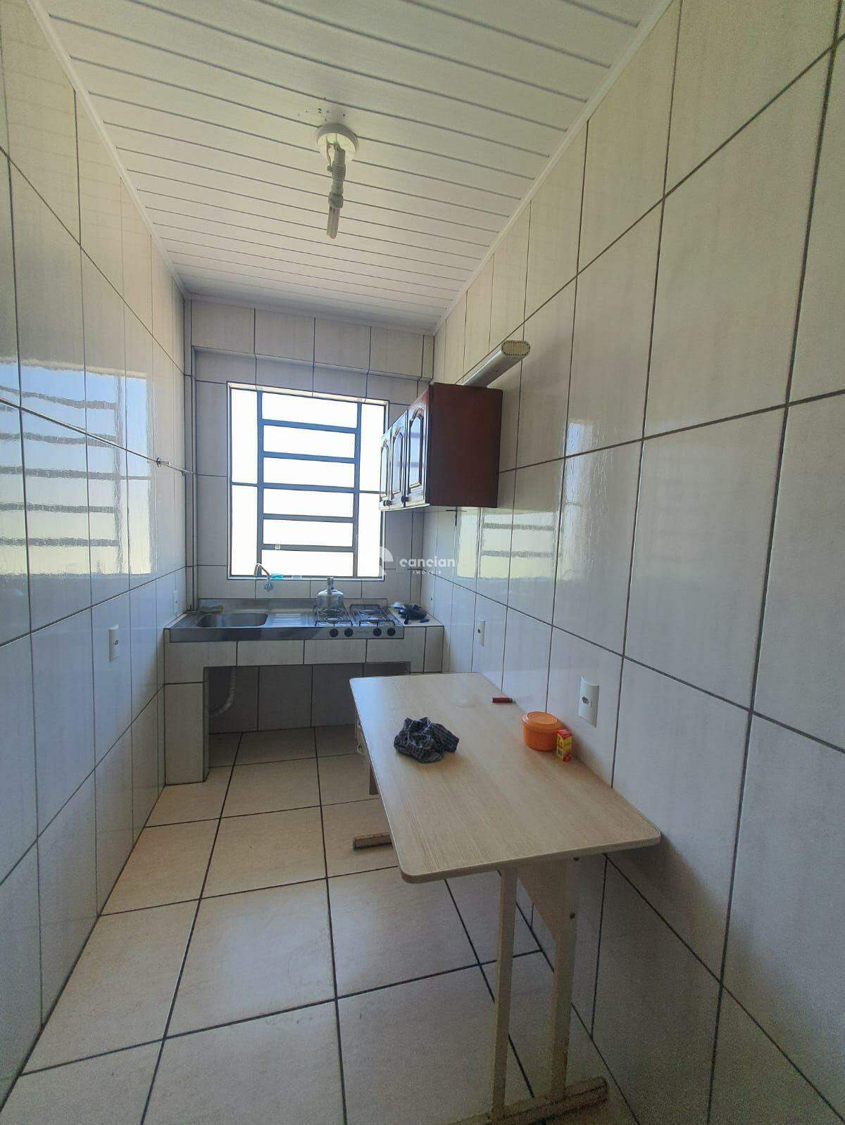 Pavilhão à venda no Camobi: 