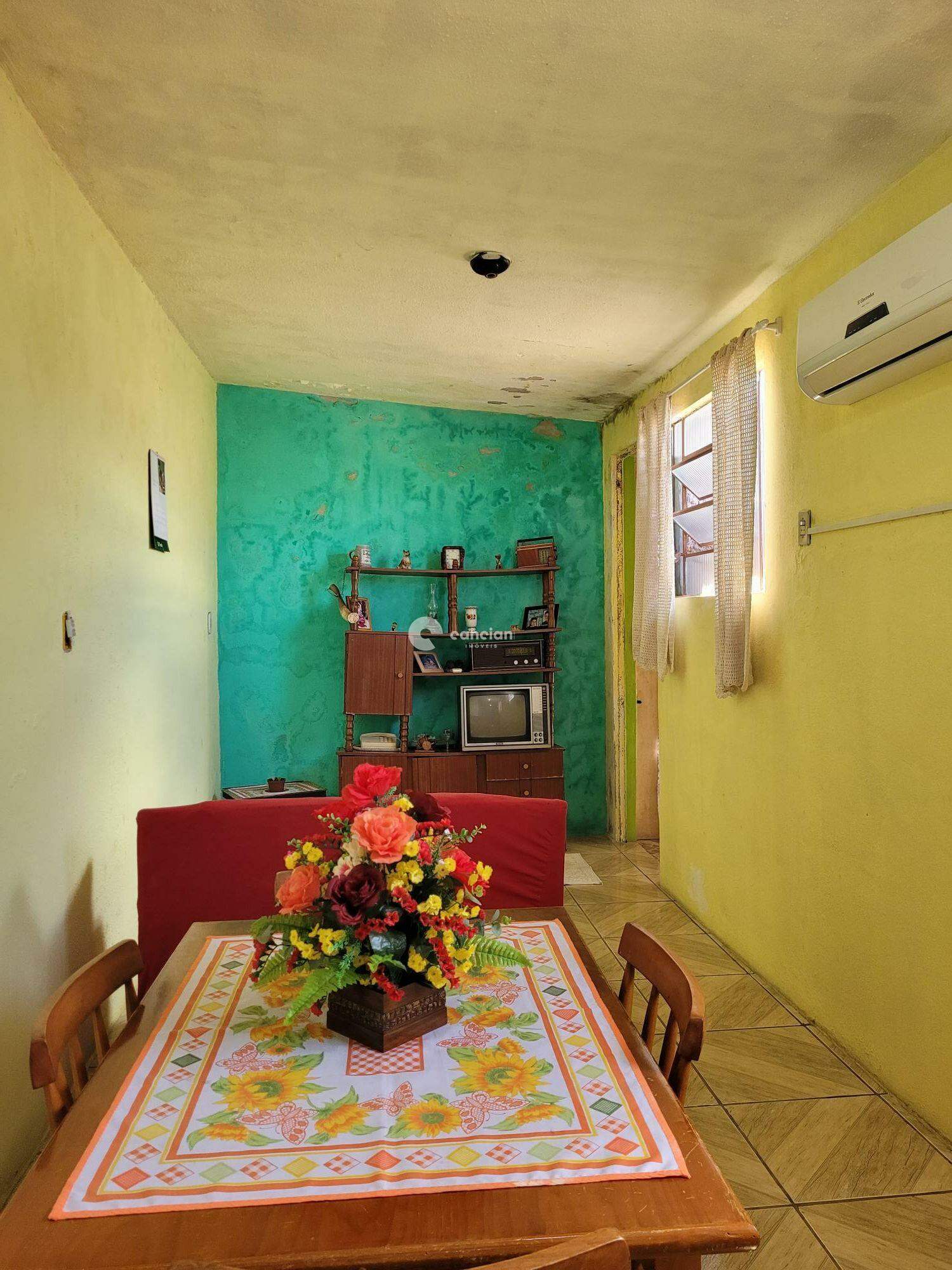 Casa à venda no Tancredo Neves: 