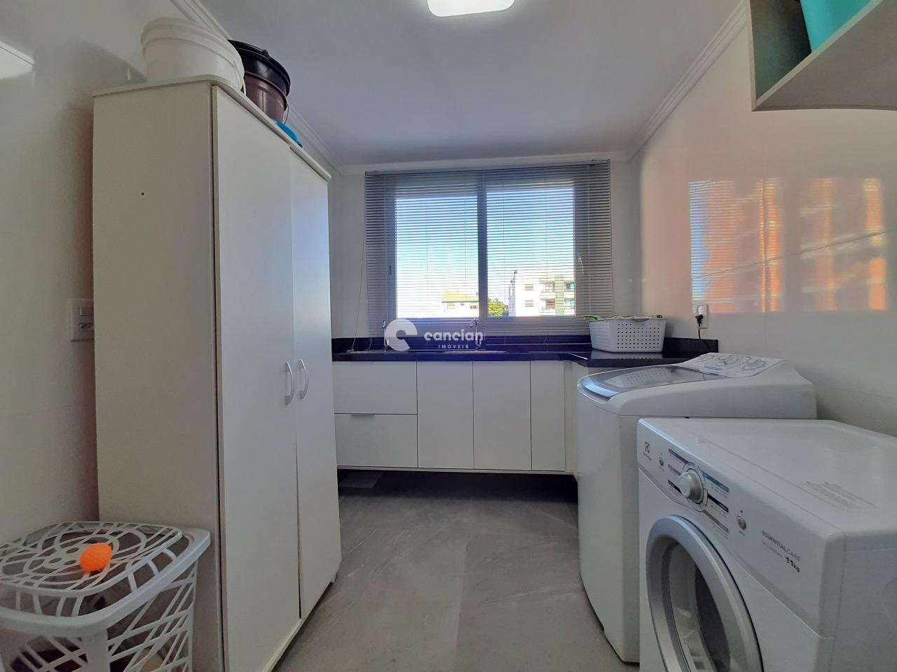 Prédio à venda no Camobi: 