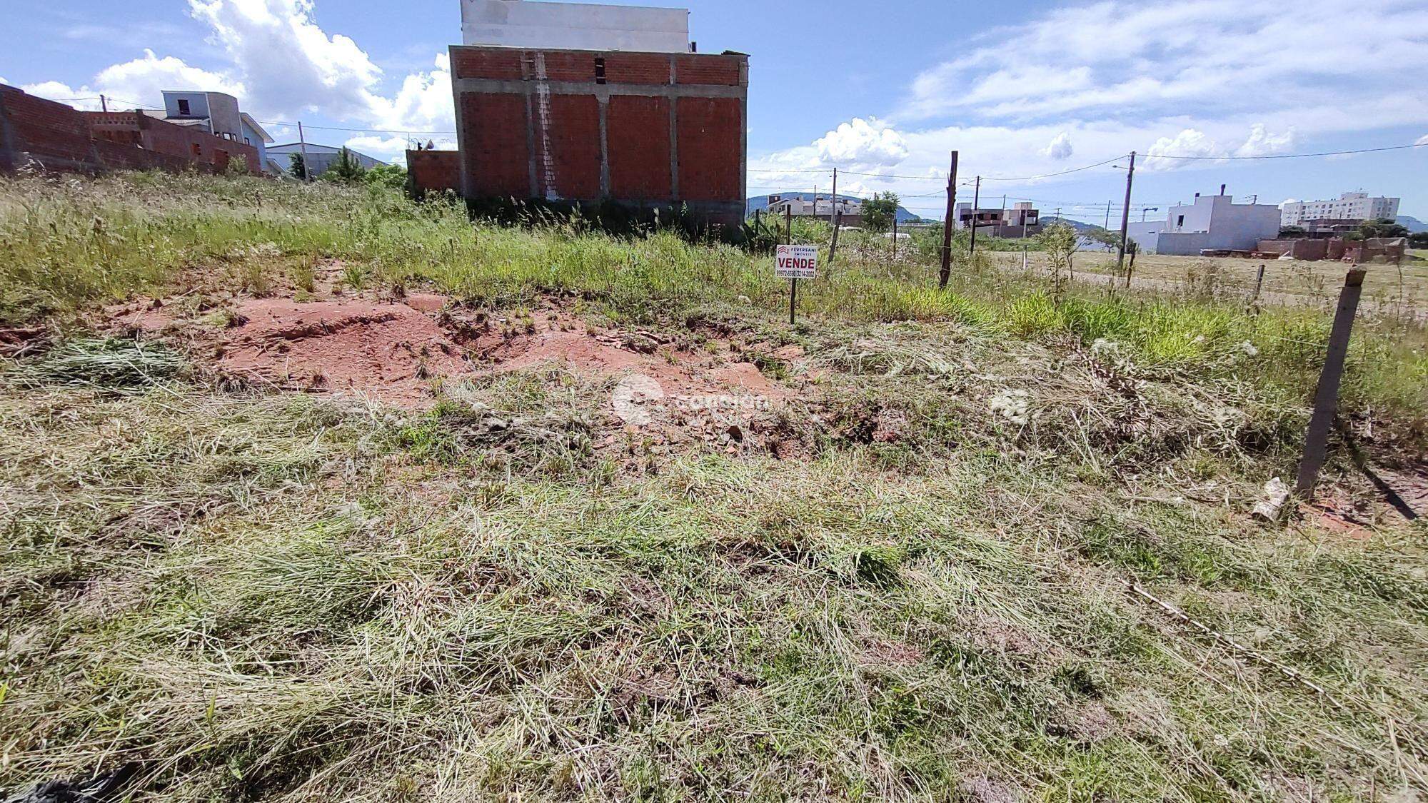 Terreno à venda no Camobi: 