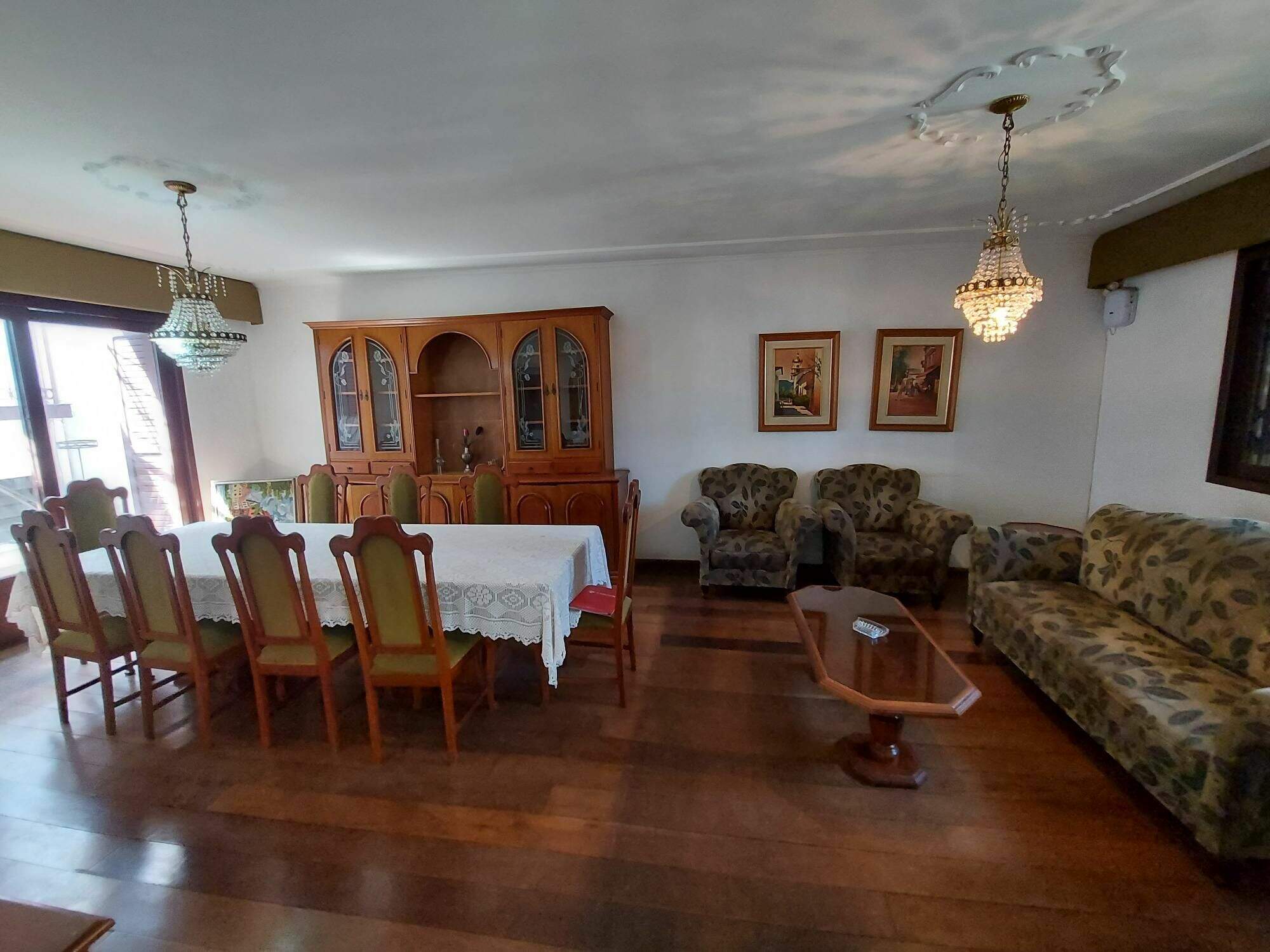 Casa à venda no Centro: 