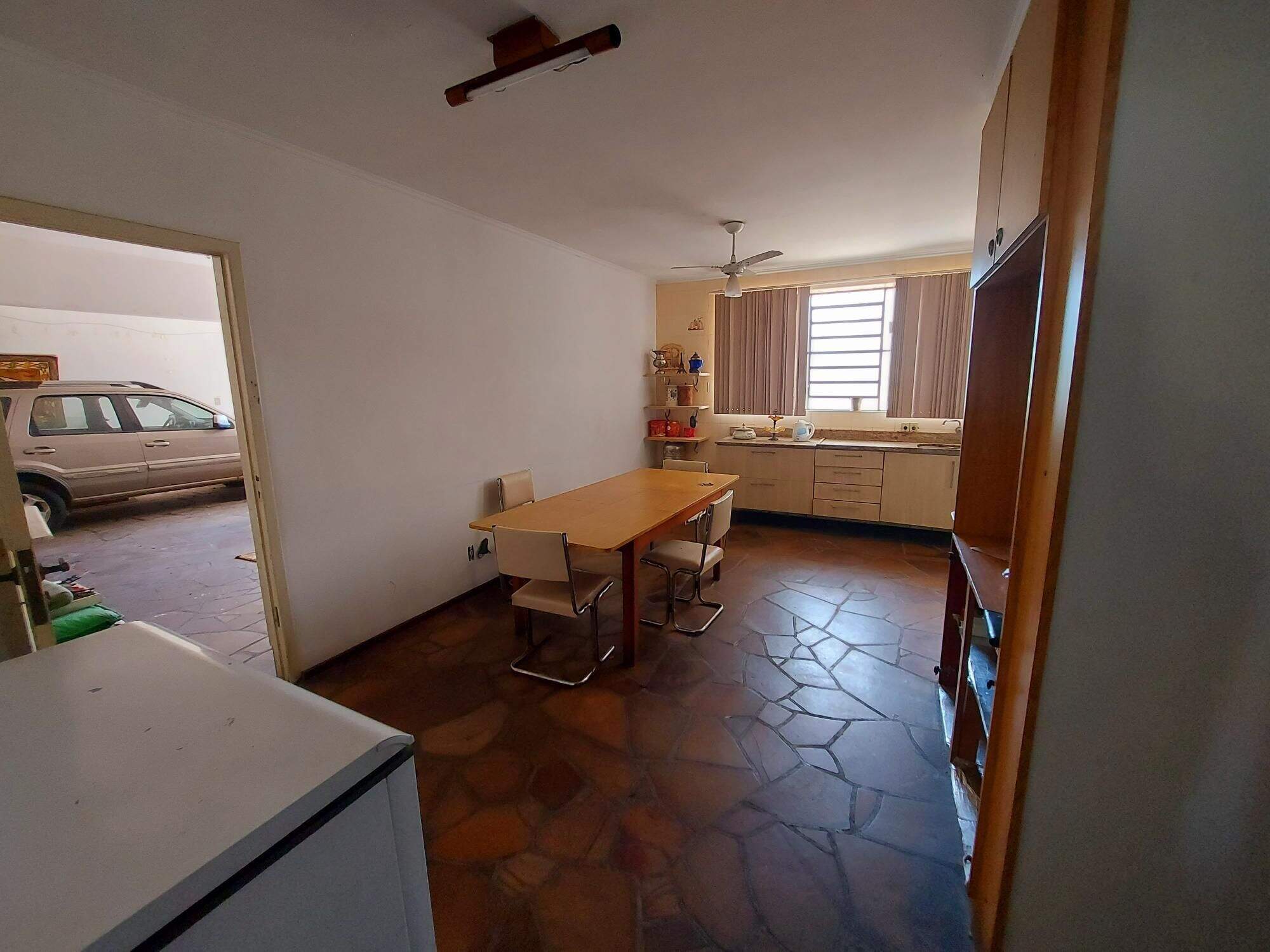 Casa à venda no Centro: 