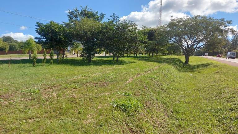 Terreno à venda no Parque Serrano: 