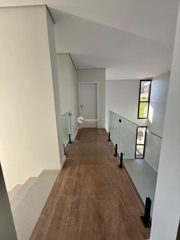 Casa de Condomínio à venda no Tomazetti: 