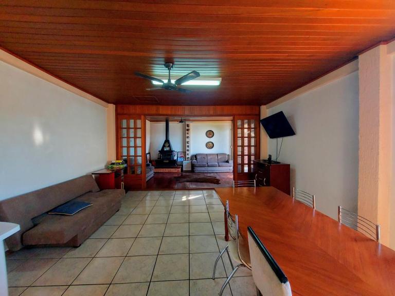 Casa à venda no Uglione: 