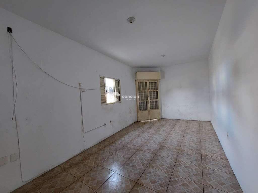 Casa Comercial à venda no Carolina: 