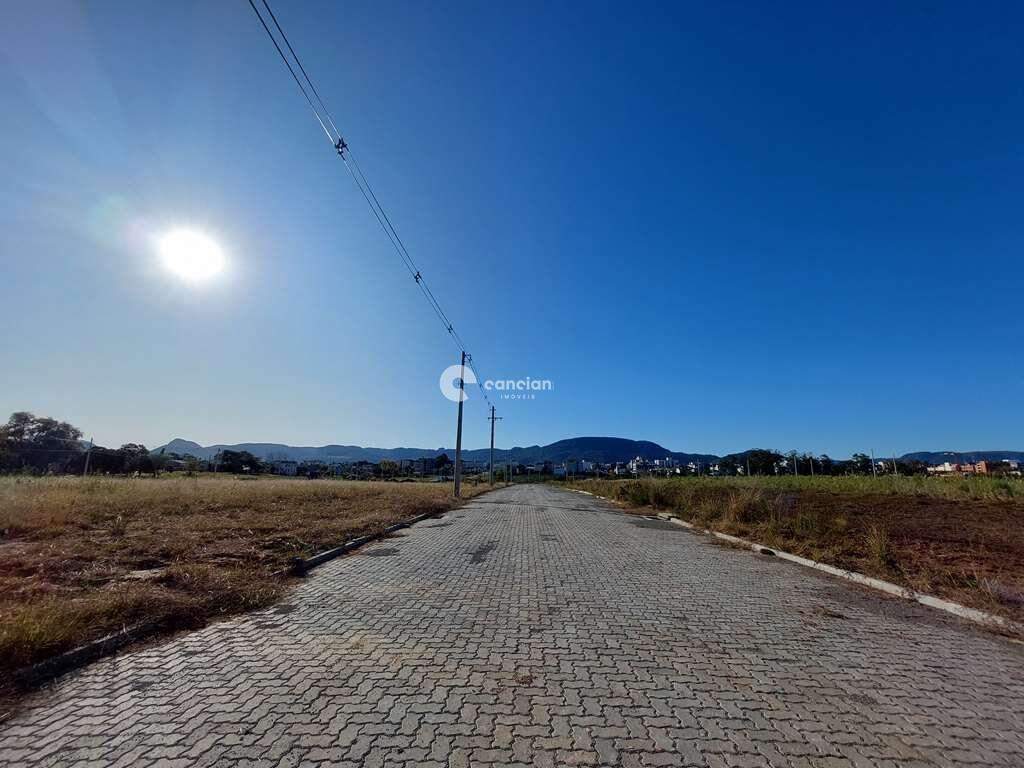 Terreno à venda no Camobi: 