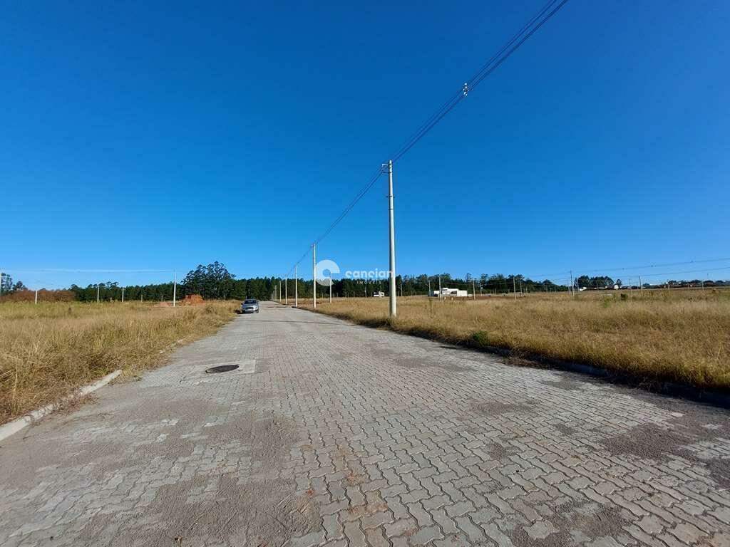 Terreno à venda no Camobi: 