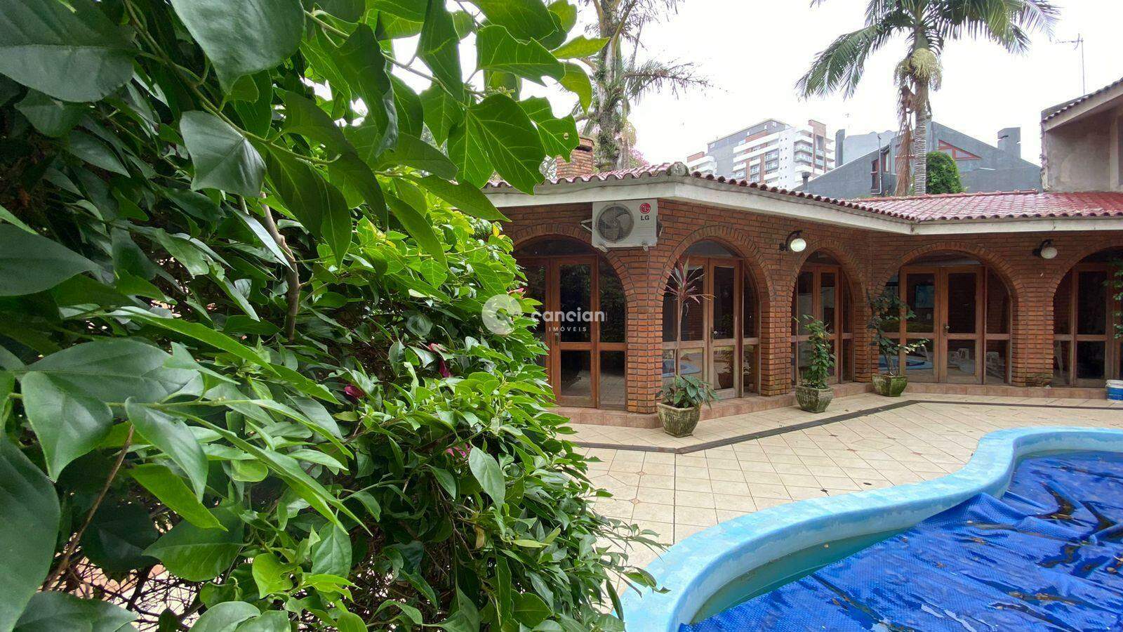 Casa à venda no Centro: