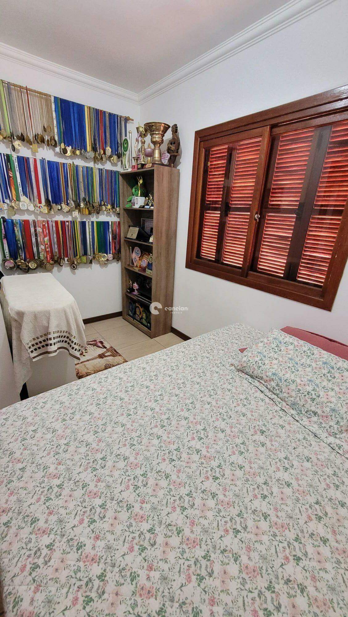 Casa de Condomínio à venda no Pinheiro Machado: