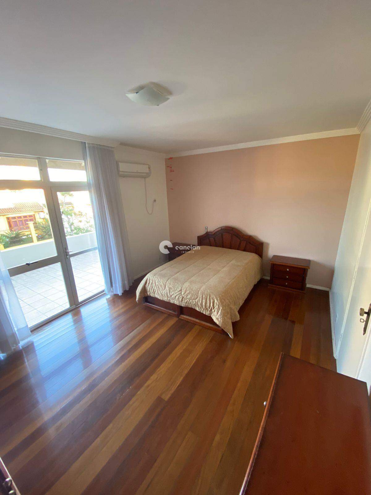 Casa à venda no Camobi: