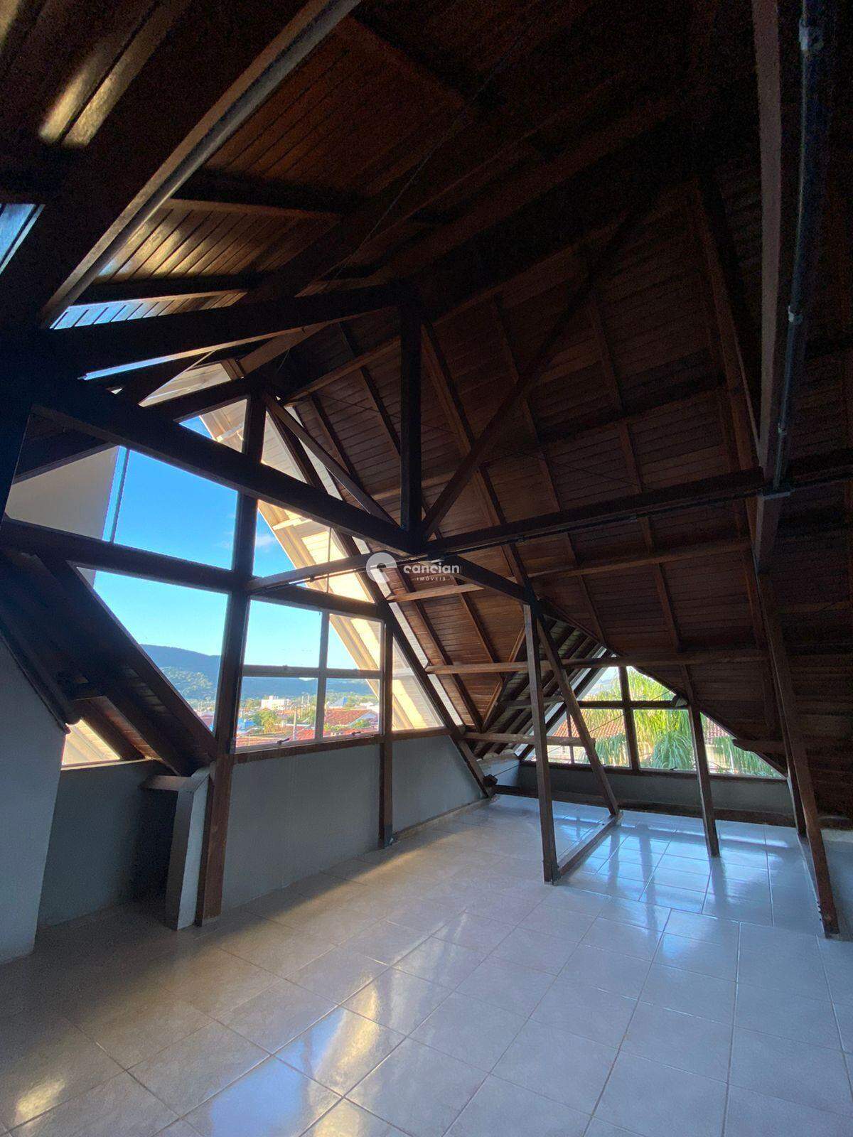 Casa à venda no Camobi: