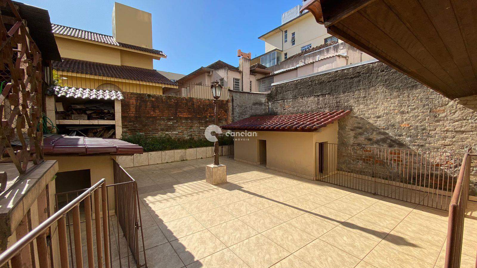 Casa à venda no Centro: