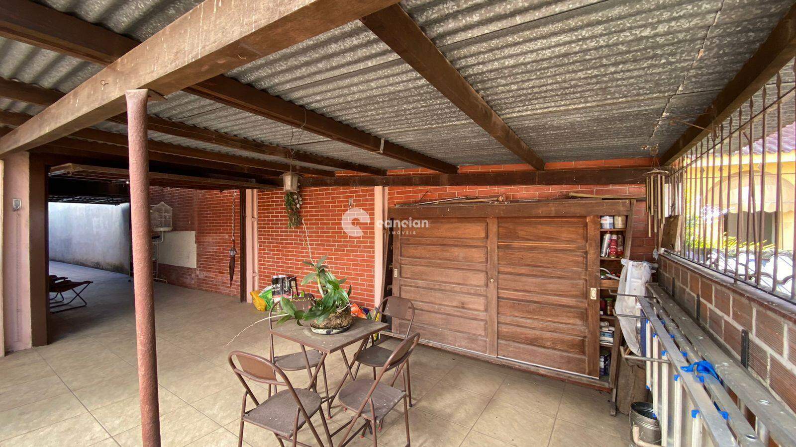 Casa à venda no Centro: