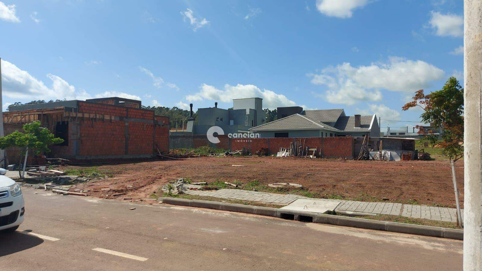 Terreno à venda no Camobi: