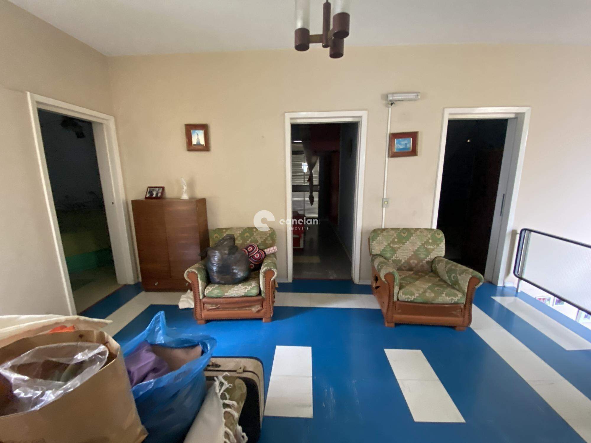 Casa à venda no Centro: 