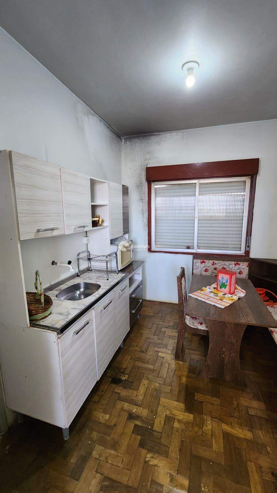Casa à venda no Tomazetti: 