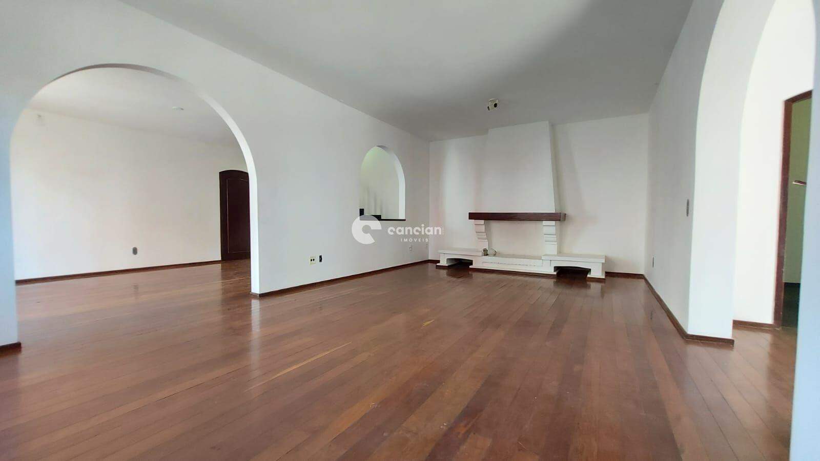 Casa à venda no Centro: 