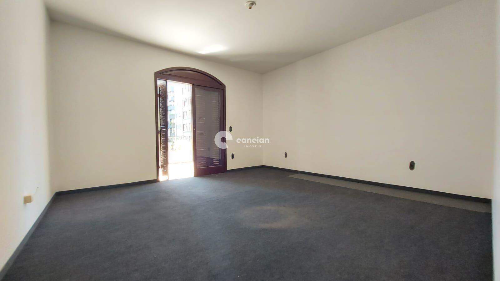 Casa à venda no Centro: 