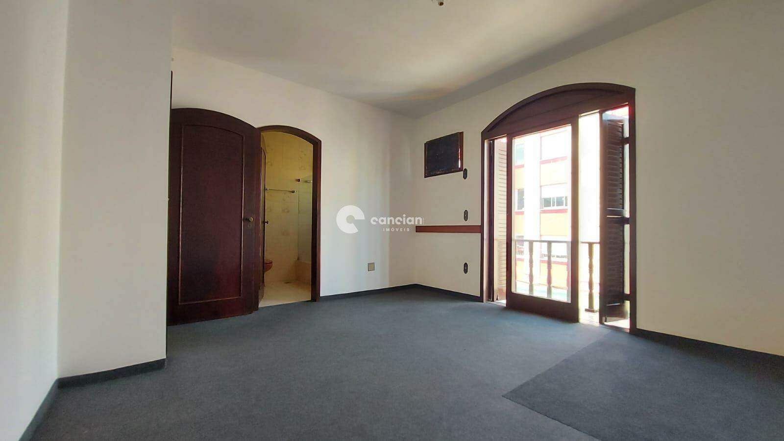 Casa à venda no Centro: 