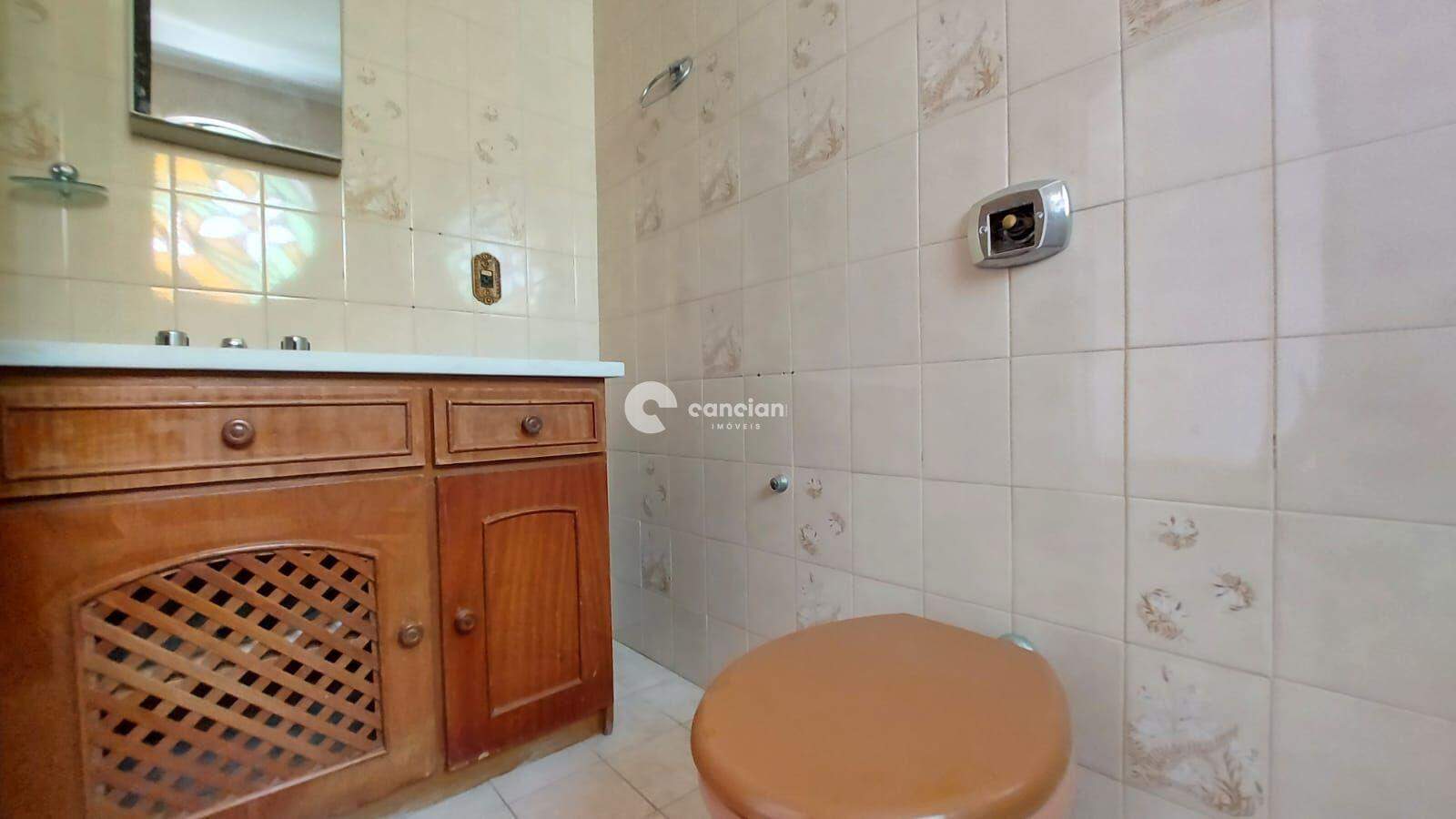 Casa à venda no Centro: 