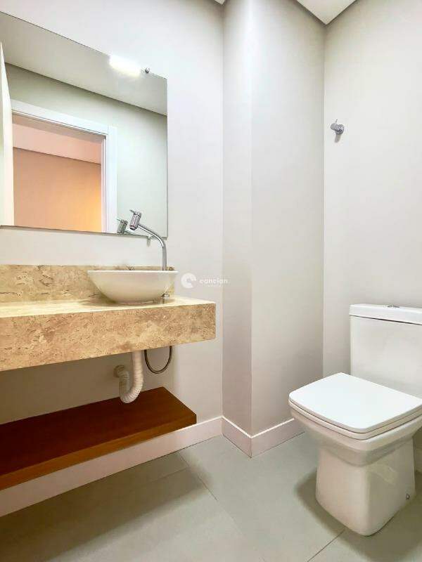 Apartamento para aluguel no Centro: 