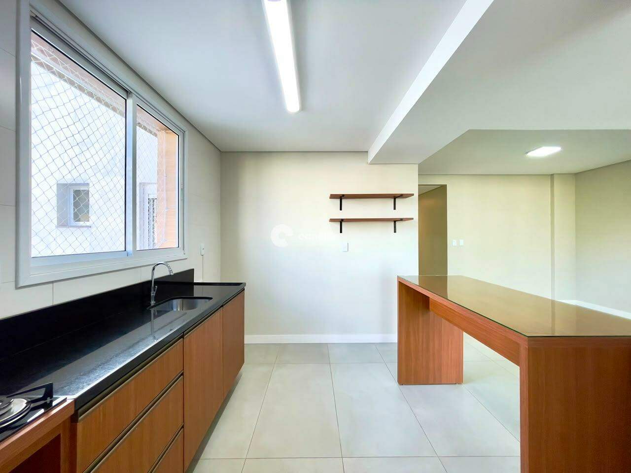 Apartamento para aluguel no Centro: 