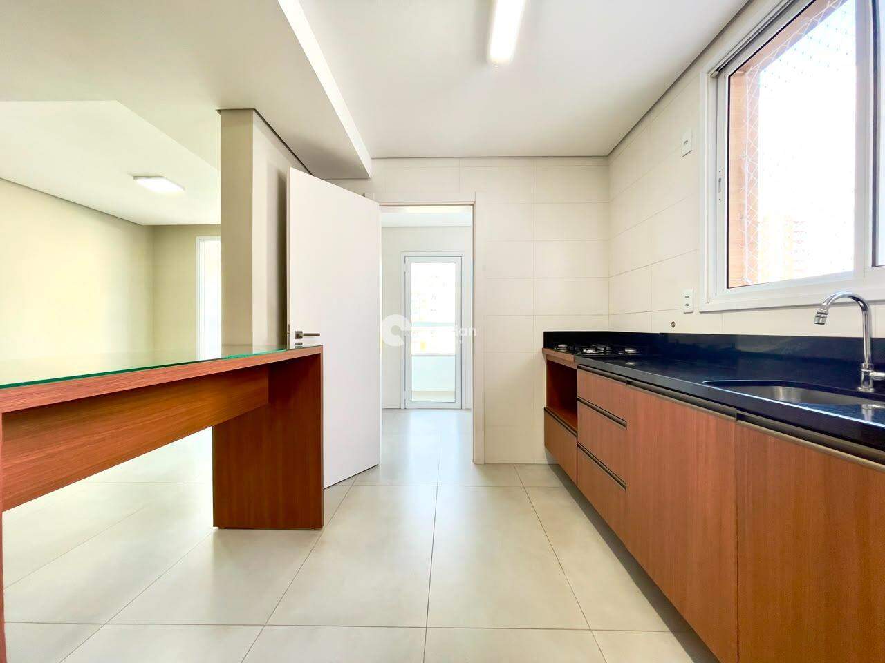 Apartamento para aluguel no Centro: 