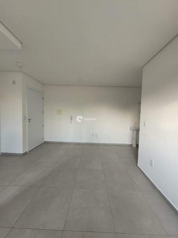 Apartamento para aluguel no Camobi: 