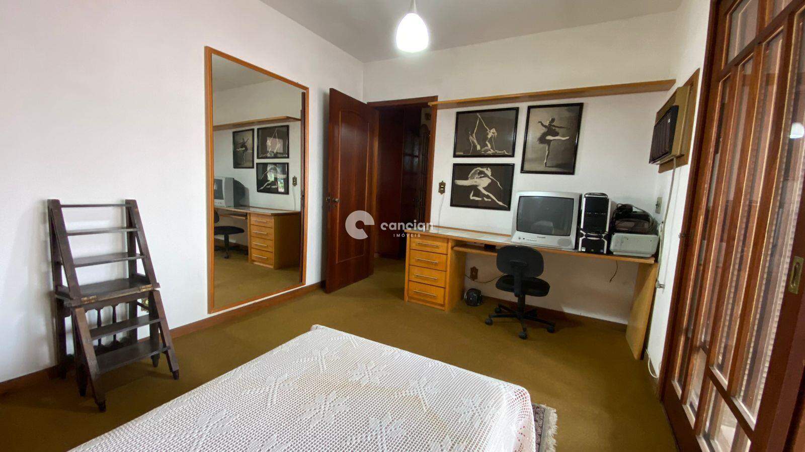 Casa para aluguel no Centro: