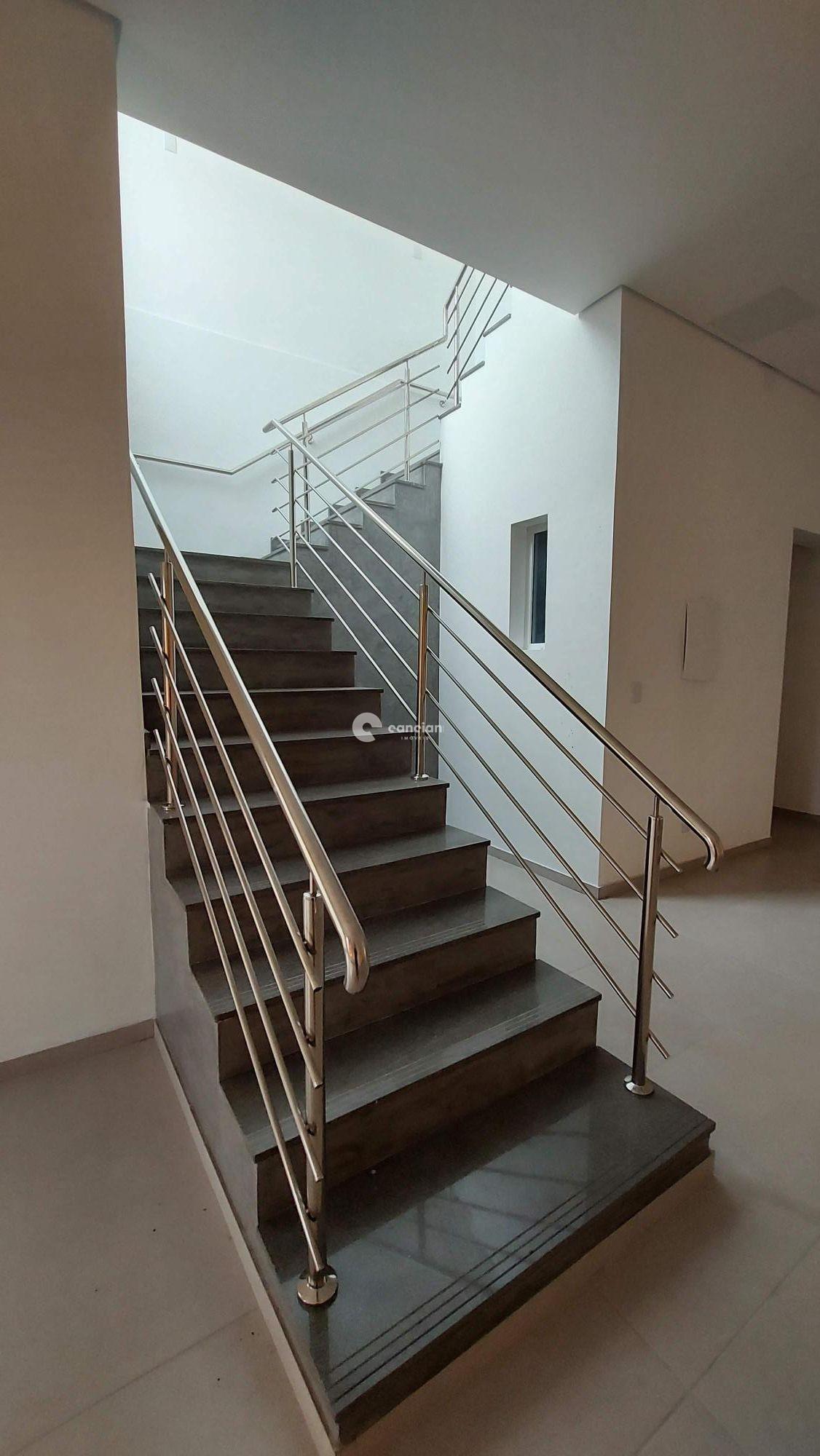 Prédio Comercial para aluguel no Centro: 